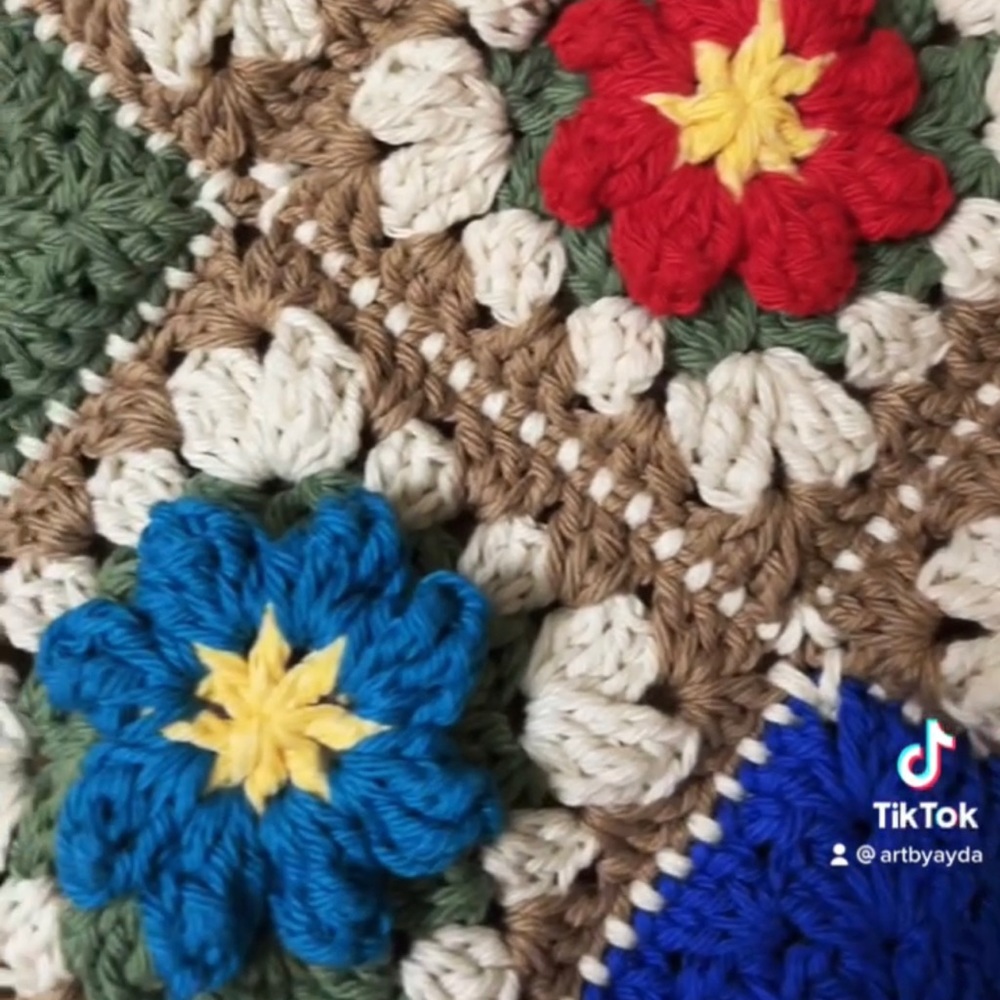 Handmade Crochet Purse - Picture 6 of 8